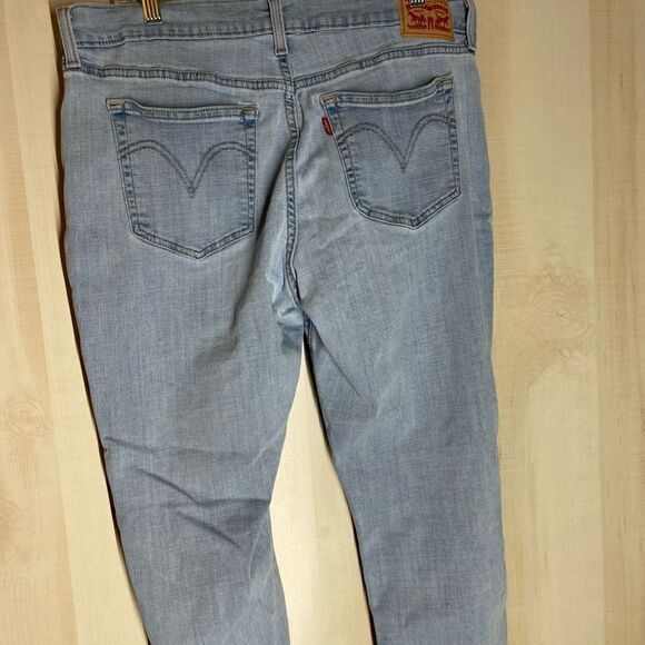 ‎Levi’s boyfriend light wash jeans, size 33 - Picture 13 of 15